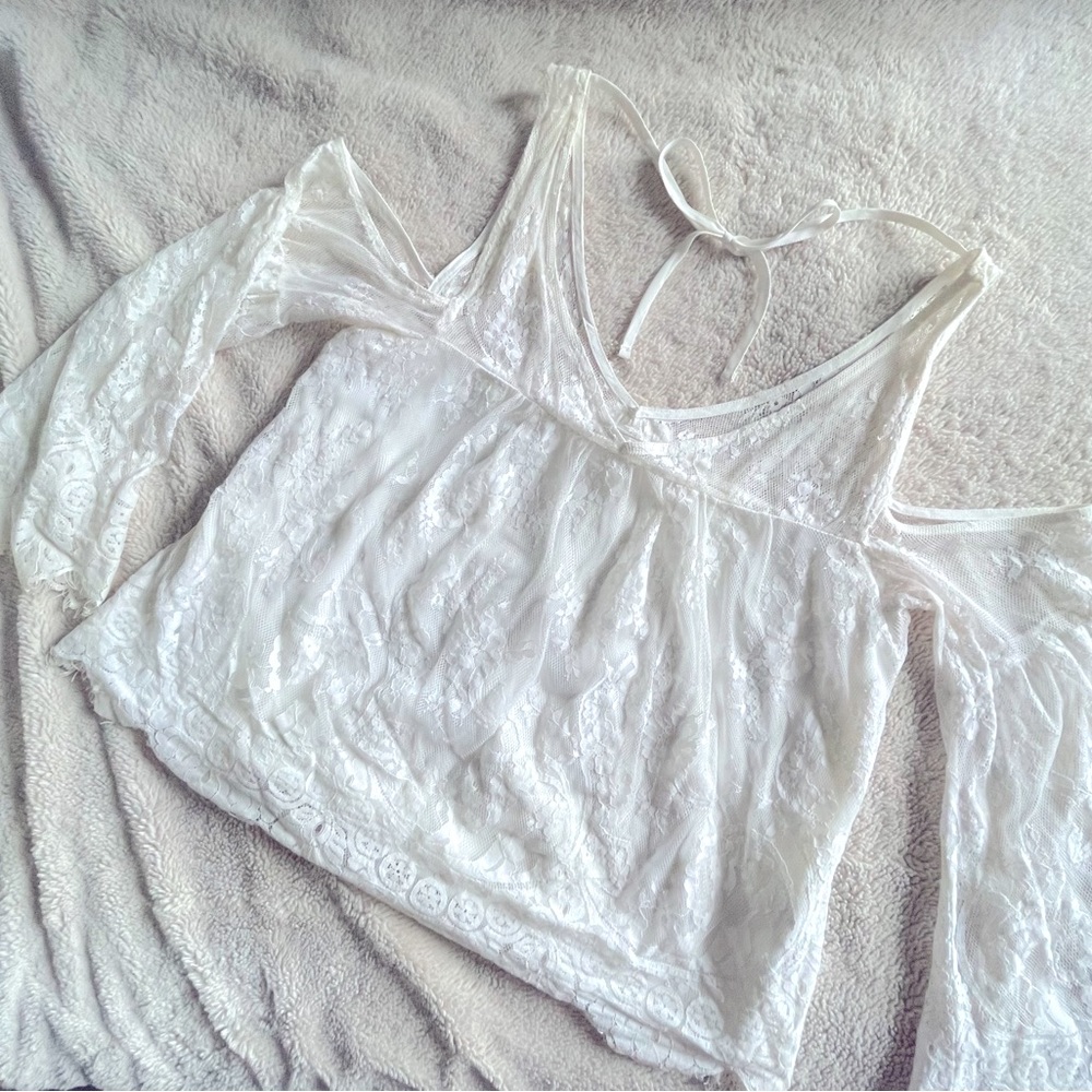 Abercrombie & Fitch Lace Cold Shoulder Top | Size Medium